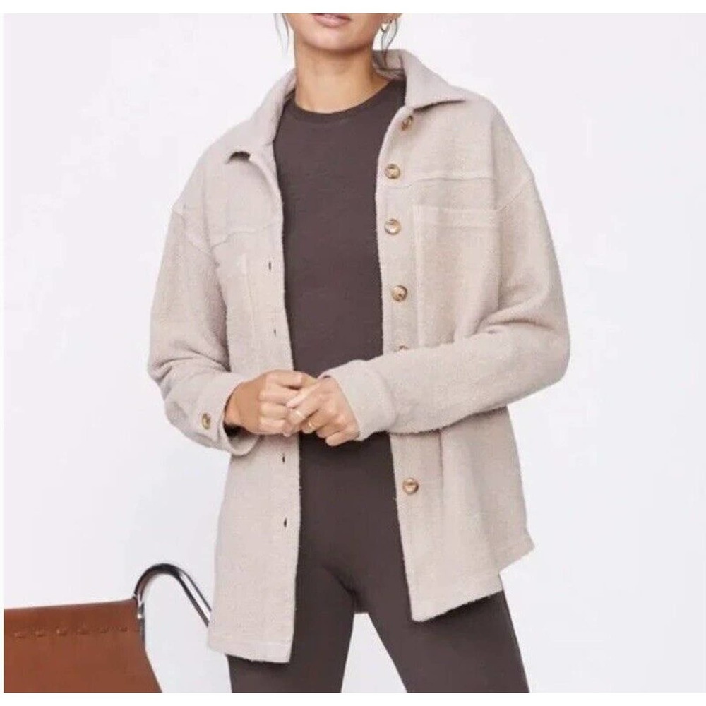 NWT Monrow Womens Teddy Fleece Shacket Size‎ Large Button Up Front Pockets Dust
